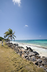 Image showing seaside malecon road sallie peachie beach corn island nicaragua