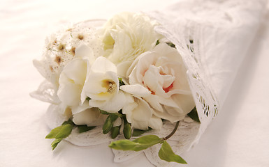 Image showing white flower bouquet