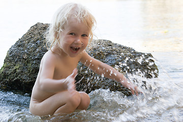 Image showing child in waves