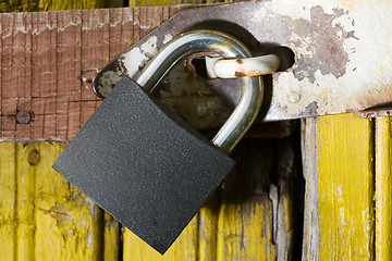 Image showing metallic padlock