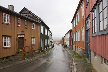 Image showing Narrow street