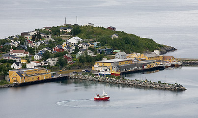 Image showing hilly peninsula in sea