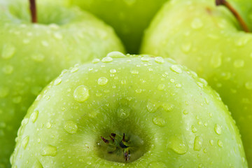 Image showing Waterdrops on green apple