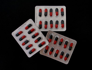 Image showing Drugs in a blister pack. 