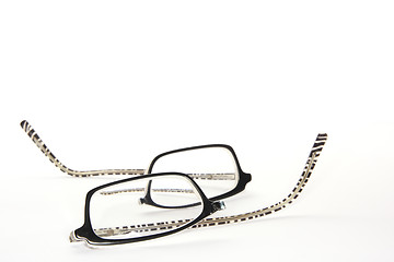 Image showing broken eyeglasses