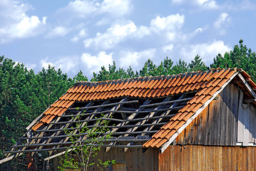 Image showing Old demolished tiled roof