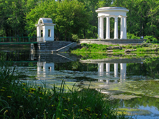 Image showing Rotunda on the pond