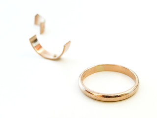 Image showing Broken ring