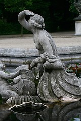 Image showing Statue in fountain