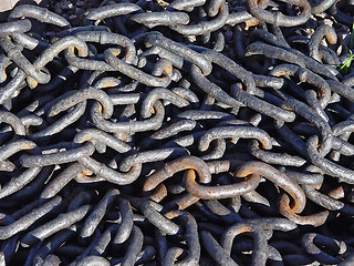 Image showing Rusty iron chains