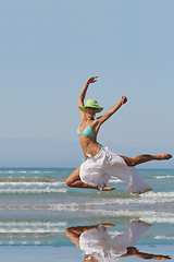 Image showing Pretty blonde in bikini