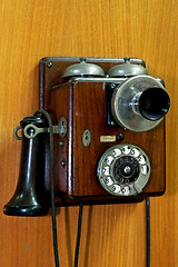 Image showing Small old phone