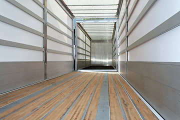 Image showing Empty trailer horizontal