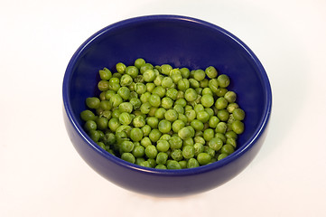 Image showing A bowl with peas