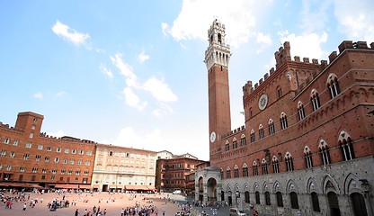 Image showing Siena Plaza