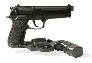 Image showing handgun and revolver