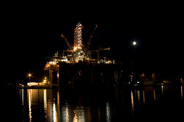 Image showing Floating rig for repairs