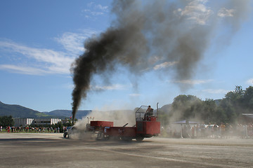 Image showing Tractor pulling