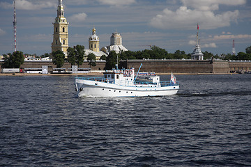 Image showing White passenger boat in Neva