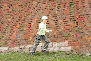 Image showing Running boy