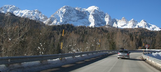 Image showing road to mountains