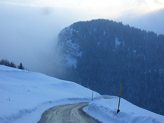 Image showing way down to the clouds