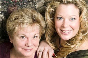 Image showing mother and daughter