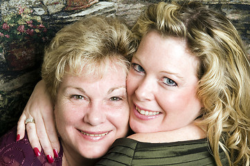 Image showing mother and daughter