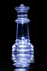 Image showing chess queen reflection