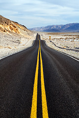 Image showing road through death valley national park