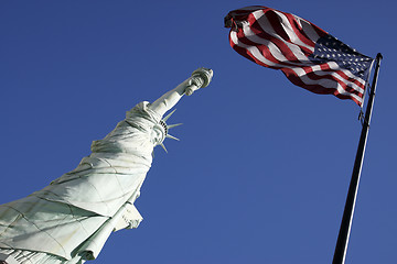 Image showing statue of liberty and the american flag united states