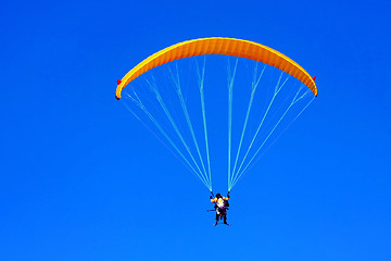 Image showing Paraglide couple