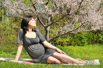 Image showing expectant mother