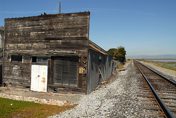 Image showing Shack & tracks