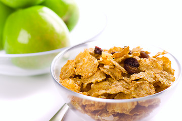 Image showing cornflakes and green apples