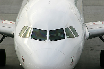 Image showing Boeing 737 Cockpit and nose