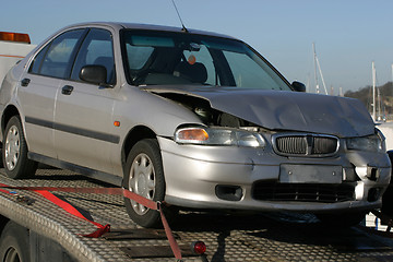 Image showing car crash on trailer