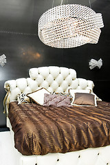 Image showing Luxury king bed