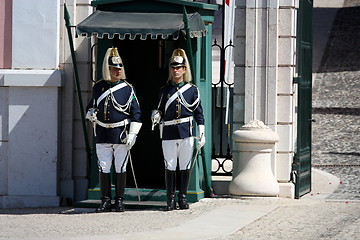 Image showing  Soldiers changing the guard in Lisbon