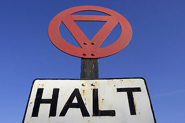 Image showing Halt at major road sign
