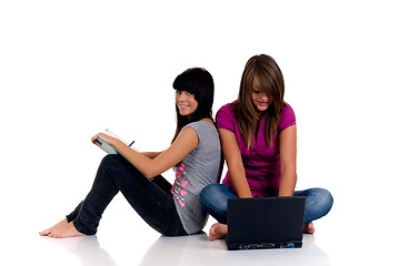 Image showing Teenager girls studying 