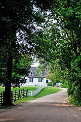 Image showing Driveway to farm house