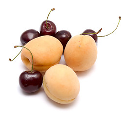 Image showing apricots and cherries