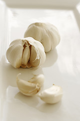 Image showing Garlic on a white plate.