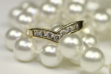 Image showing engagement rings and pearls