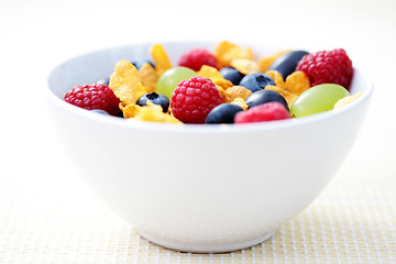 Image showing corn flakes with fruits