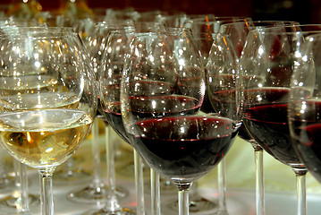 Image showing champagne glasses filled with alcohol