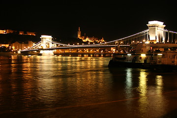 Image showing Chain bridge at night - Budapest, Hungary