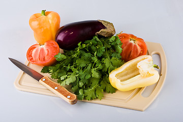 Image showing Vegetables on chopping board