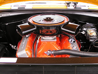 Image showing V8 engine